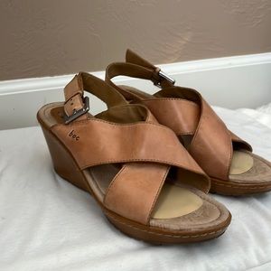 Beautiful tan wedges
